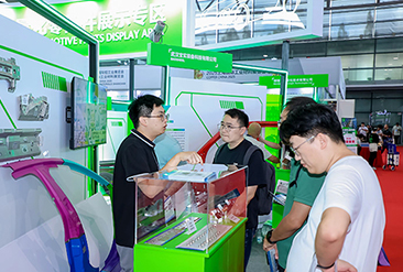 上海汽车轻量化展现场活动图5