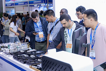 武汉光博会现场活动图4