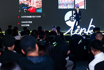 上海服装展会现场活动图3