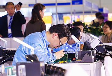 上海电子工厂设施展现场活动图3