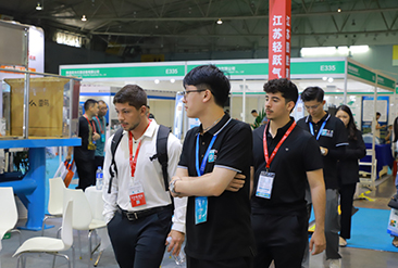 新疆石油展现场活动图6