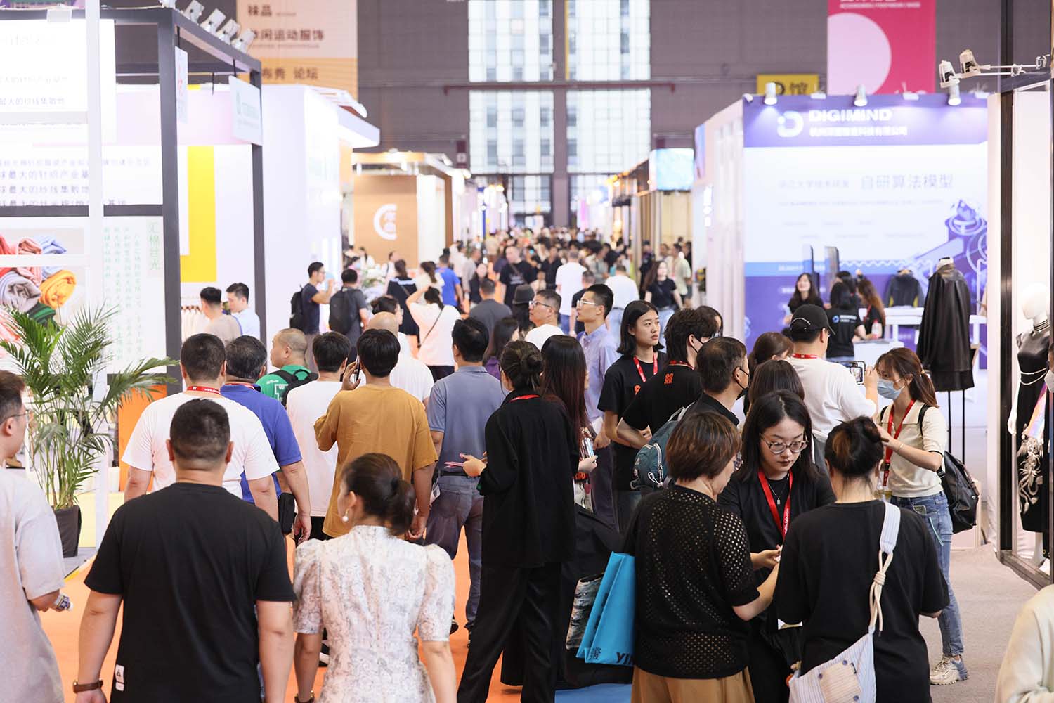 中国国际服装服饰博览会展会概况图